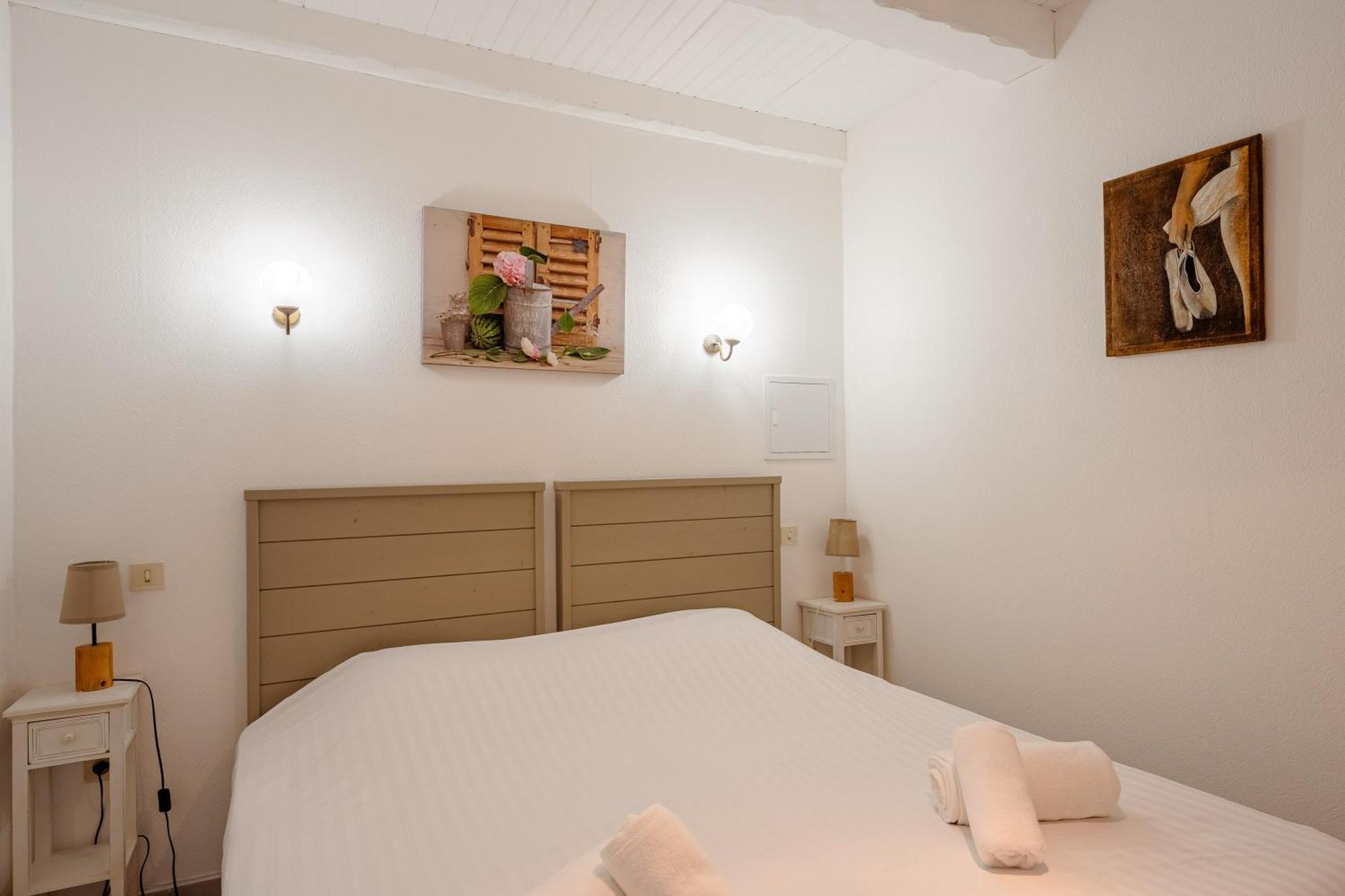 Residence Les Ecureuils Gréoux-les-Bains Eksteriør billede
